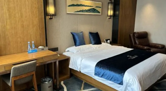 Люкс Executive Maison Realm Hotel