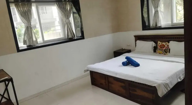 Mansarovar Bungalows, Забронировать Дом для отпуска Отели штата Махараштры с бассейном, Бассейн
