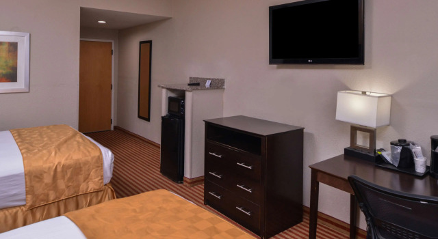 Четырёхместный номер Standard Americas Best Value Inn & Suites Bastrop