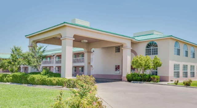 Двухместный номер Mobility Accessible Days Inn by Wyndham Fort Stockton
