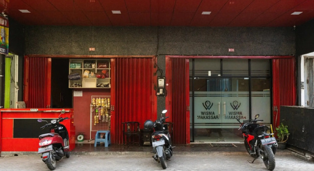 RedDoorz @ Hertasning Area 2, Rezervovat Hotel Hotely v Sulawesi s parkováním, Parkování