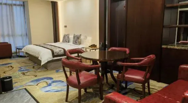 Deluxe Suite Praise Hotel