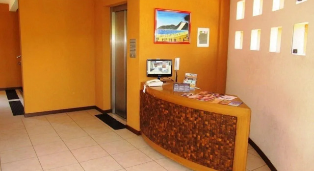 Picasso Flat