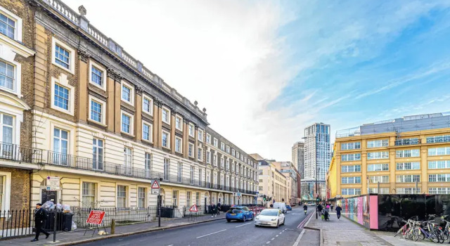 Stylish 2Bed Steps from Iconic Waterloo, Забронировать Отель Лондон Большой Лондон, рядом с Роупел-стрит