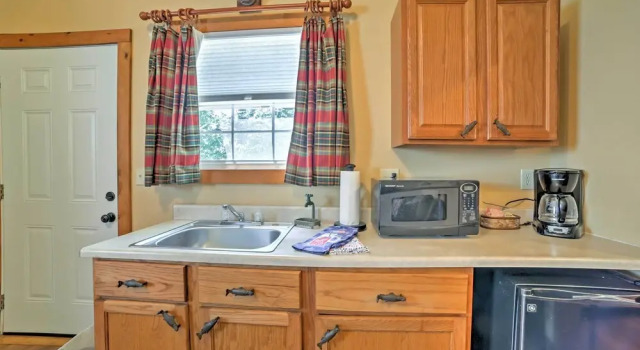Коттедж 4 Mi to Museums: Cozy Branson Cabin
