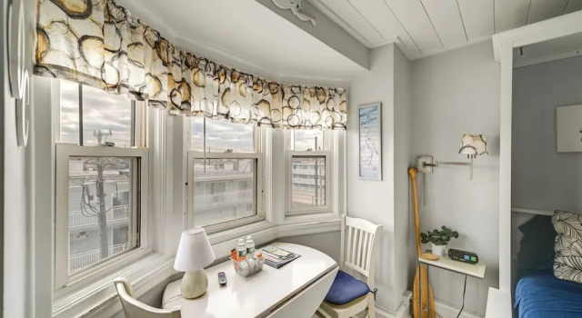 Prime Walkable Location! 2-unit Ocean City Getaway, Забронировать Апартаменты/квартира Апартаменты Оушен-Сити, рядом с Medieval Fantasy Mini Golf, Апартаменты/квартира