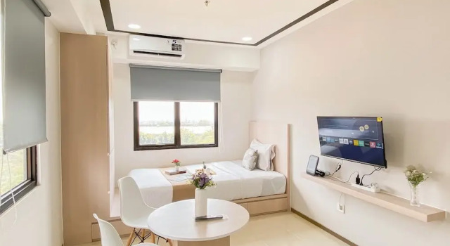 Апартаменты Standard White Accent Studio At Apartment Meikarta Near Paramadina University