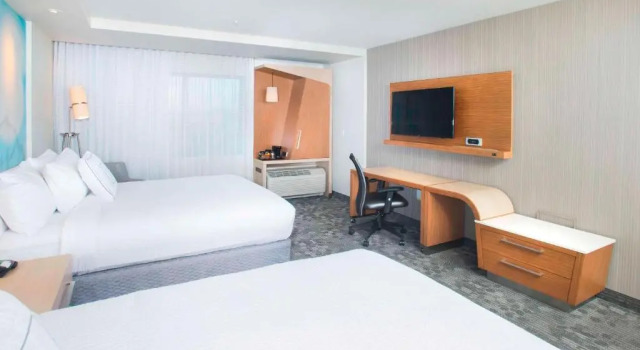 Четырёхместный номер Standard Courtyard by Marriott Redwood City