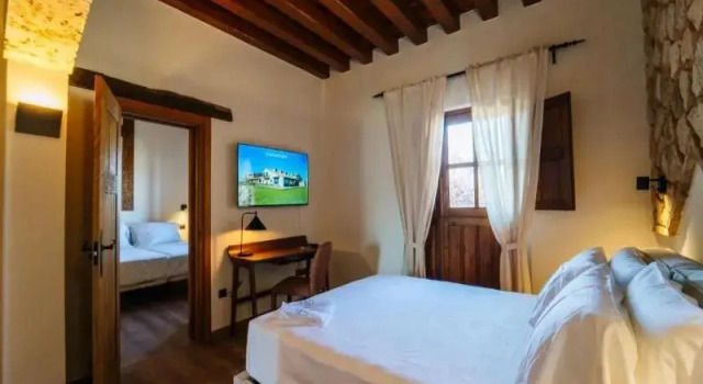 Трёхместный номер Classic с балконом Abba Las Viñas Tiedra Hotel Rural