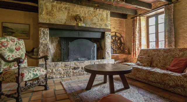 Quaint Mansion in Aquitaine estate with private garden