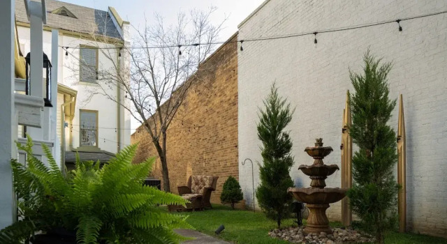 Номер Deluxe Magnolia Manor and Chapel