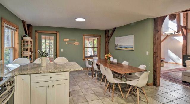 Waterfront Lakes Region Home on Private Cove!, Đặt Nhà nghỉ dưỡng New Durham New Hampshire