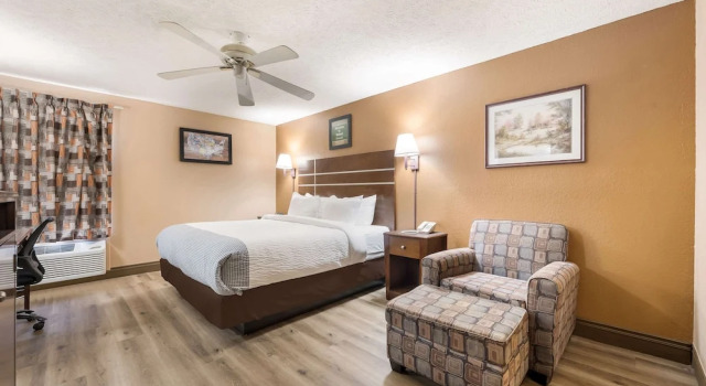 Suite Econo Lodge Selmer