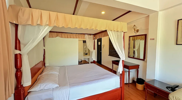 Номер Superior с балконом и с видом на горы Orchid Hotel and Spa Kalim Bay