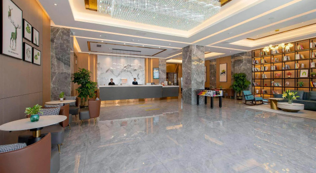 Campanile Hotel (Shenzhen Guanlan Golf Store), Rezerwuj Hotel Hotele w Shenzhen z parkingiem, Parking
