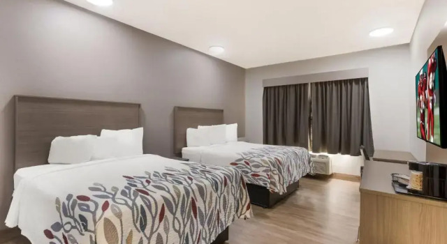 Четырёхместный номер Deluxe Red Roof Inn & Suites Corbin