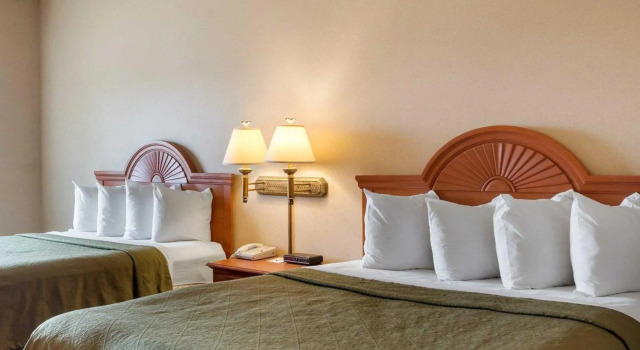 Четырёхместный номер Standard Quality Inn Brookings-University