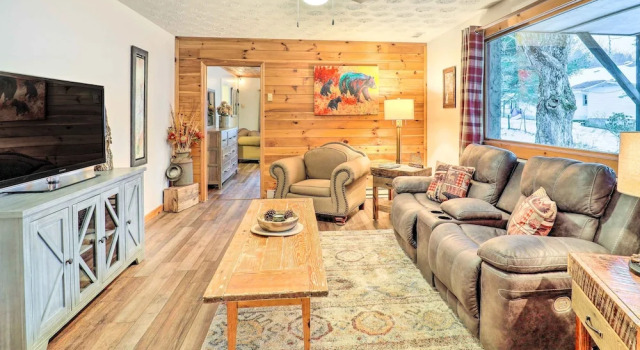 Mountain Retreat < 4 Mi to Downtown Boone!