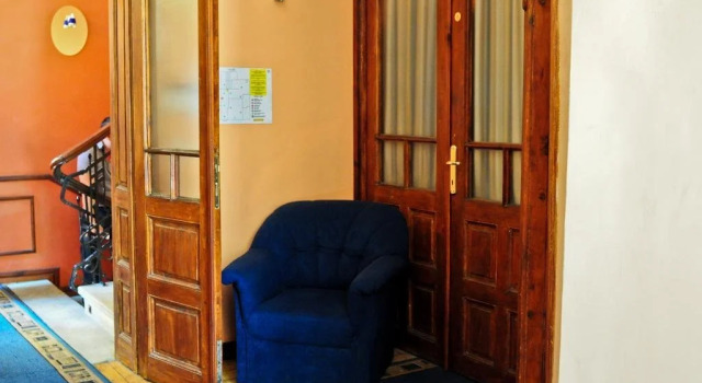 LOpera Guest House, Забронировать Гостевой дом Отели Софии с парковкой, рядом с Президентство, Парковка