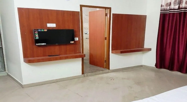 Corbett Mist Resort, Rezerwuj Ośrodek wypoczynkowy Hotele w Uttarakhand z basenem, Basen