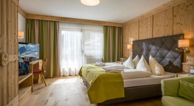 Трёхместный номер Standard Alpin Family Resort Seetal