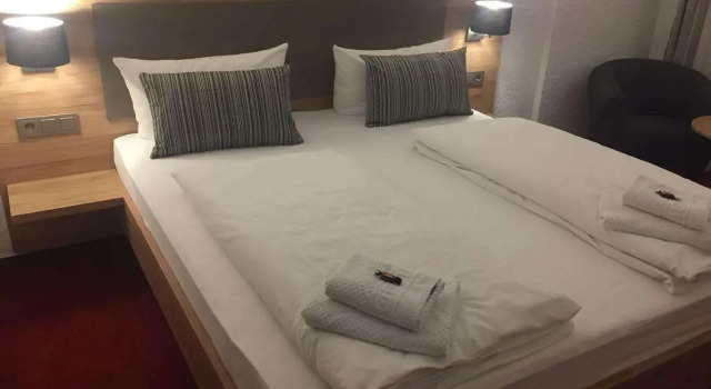 Vicos Hotel & Restaurant Asperg, Забронировать Отель Людвигсбург Баден-Вюртемберг
