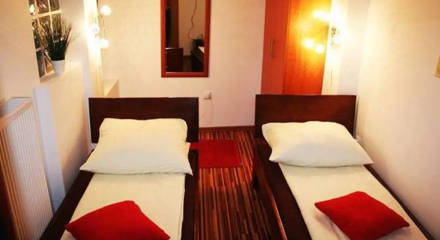 B&B Bazeni, Забронировать Отель «постель и завтрак» Отели Сараево с парковкой, рядом с Улица Башчаршия, Парковка