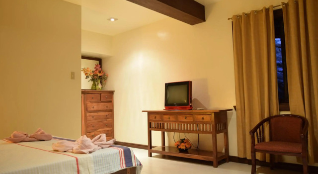 Tribal Hills Mountain Resort, Buchen Sie Resort Puerto Galera Mindoro