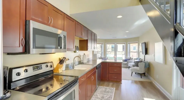 Апартаменты 'phoenix Nest' South Haven Condo: River View!