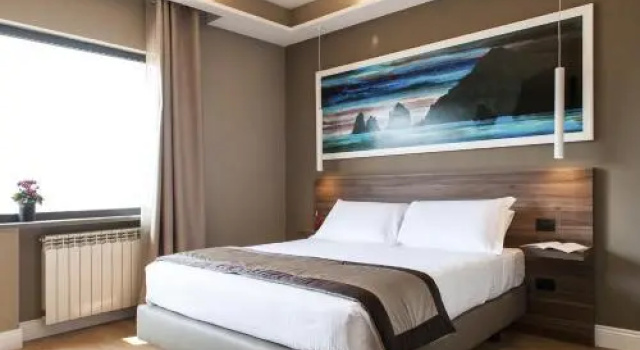 Guest House 3 Stars Naples, Забронировать Гостевой дом Вомеро Неаполь, рядом с Генеральное консульство Испании в Неаполе