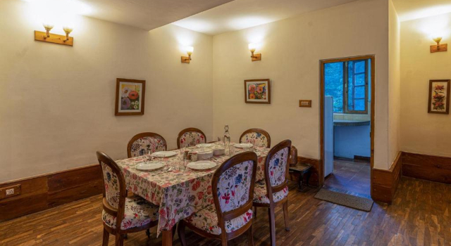 StayVista at Casa Bella Vista, Забронировать Вилла Коттеджи Манали, Коттедж