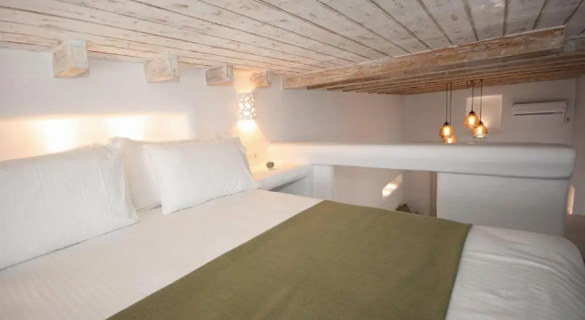 Студия Superior 5 Traditional Suites