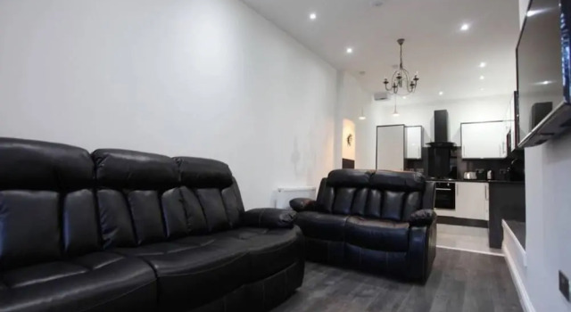1 Bedroom Apartment in Brunstfield Edinburgh, Забронировать Апартаменты/квартира Апартаменты Эдинбурга, рядом с St George's West Church, Апартаменты/квартира