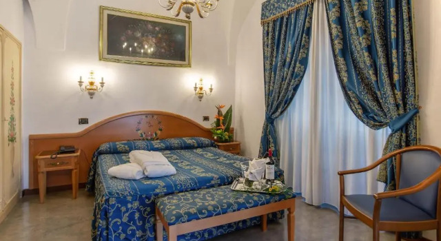 Полулюкс Hotel Santa Prisca