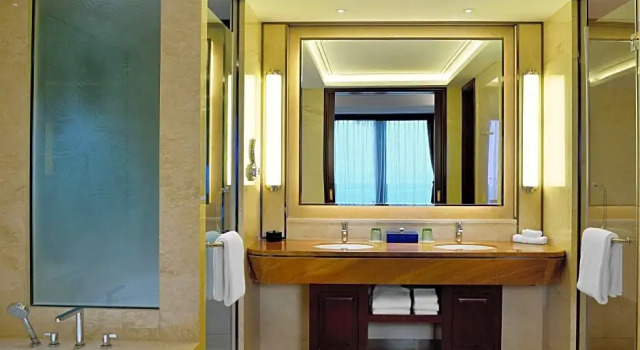 Двухместный люкс Club Lounge Access Deluxe Sheraton Shenyang South City Hotel