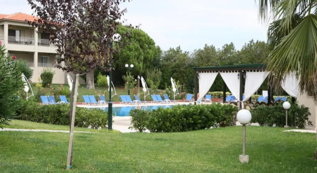Четырёхместный номер Standard Kalives Resort