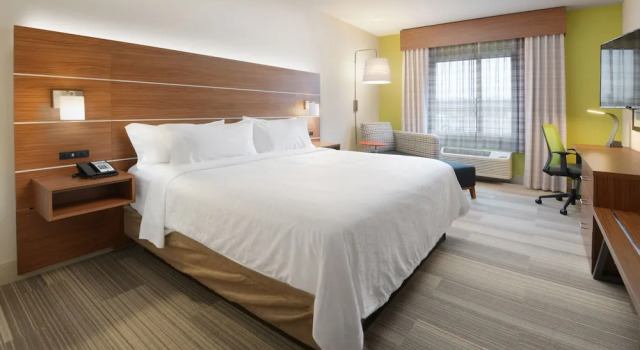 Двухместный номер Standard Holiday Inn Express Hotel & Suites Camden by IHG