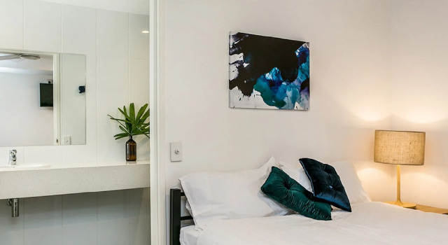 Byron Beach House, Забронировать Хостел Отели Байрон-Бей с парковкой, рядом с Cumbebin Swamp Nature Reserve, Парковка