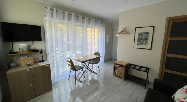 Апартаменты Appartement au calme dans un espace arboré