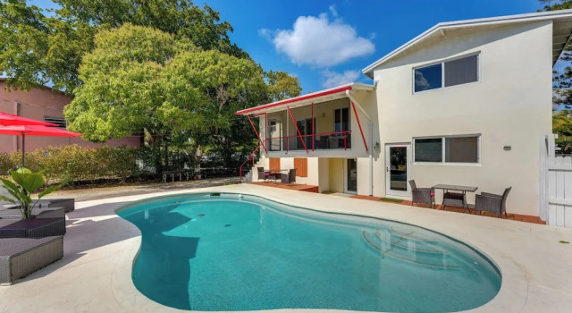 Oakland Park Gem w/ Year-round Pool, 4 Mi to Beach, Забронировать Дом для отпуска Окленд-Парк штат Флорида