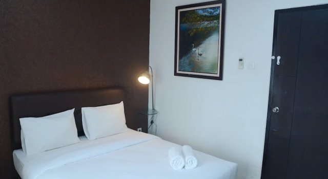 Near Shopping Center 1BR Cosmo Residence Apartmen, Забронировать Отель Отели Джакарты с парковкой, рядом с Jakarta Textile Museum, Парковка