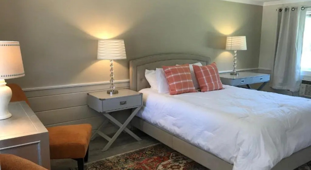 Clarendon Motel