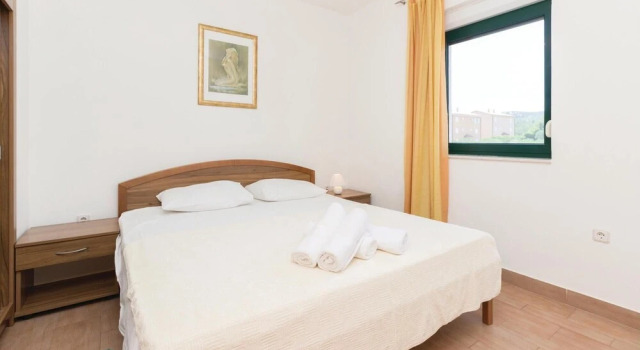 Amazing Home in Pasman With Wifi and 8 Bedrooms, Rezervovat Hotel Hotely v Pašman s bazénem, Bazén