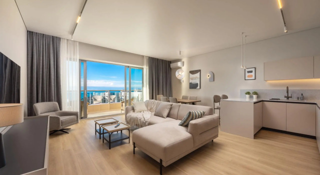 Апартаменты с 3 комнатами с балконом Sun Apartments ЖК Идеал хаус