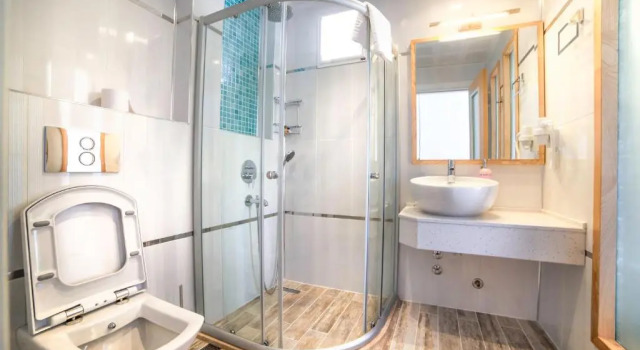 Трёхместный номер Standard с видом на море Nur Hotel