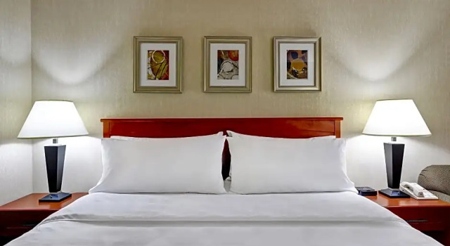 Люкс Holiday Inn Laval Montreal by IHG