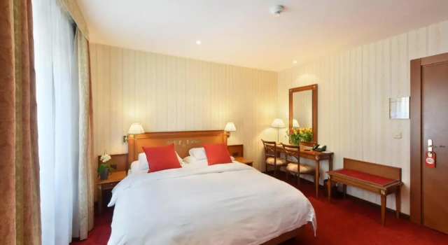 Двухместный номер Economy Golf Hotel René Capt