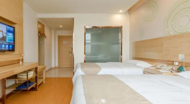 GreenTree Inn LiuAn Huoshan County Yingjia Avenue County Hospital Express Hotel, Prenota Hotel Huoshan Anhui