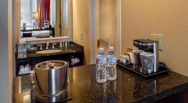 Номер Deluxe DoubleTree by Hilton Hotel St. Louis - Chesterfield