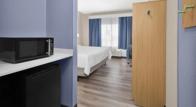 Двухместный номер Standard Garner Hotel Lincoln North by IHG